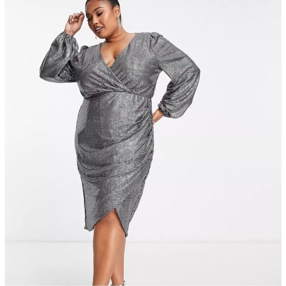 NEW Lovedrobe Luxe Mirror Disc Wrap MIDI Dress Multi Sequin size 22 Silver - Picture 1 of 11